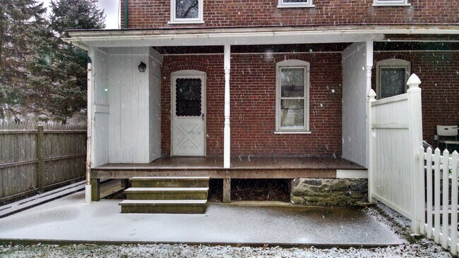 covered back porch and patio - 506 Brown St