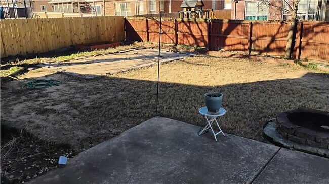 Building Photo - 3909 NE Kensington Ave