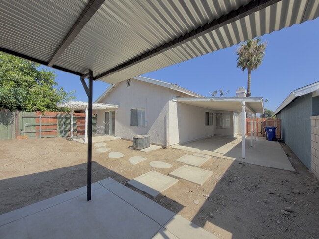 Building Photo - 7880 Pinyon Ave