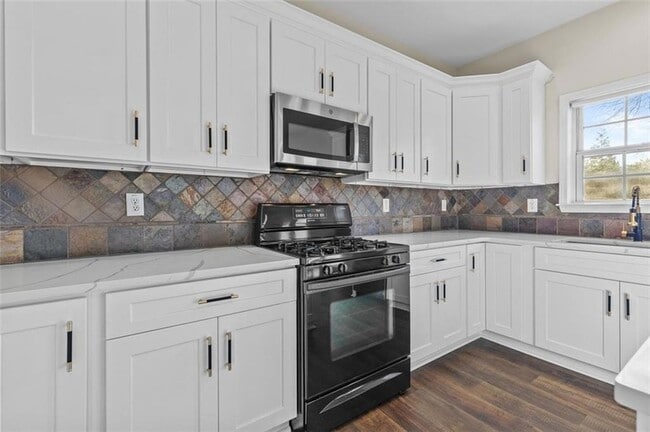 Building Photo - 4831 Edinburgh Dr