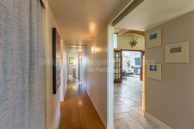 Building Photo - 132 Riviera Dr