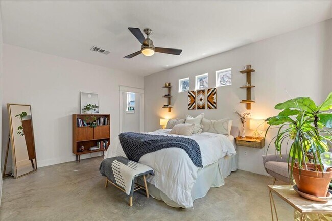 Building Photo - 3014 Neal St