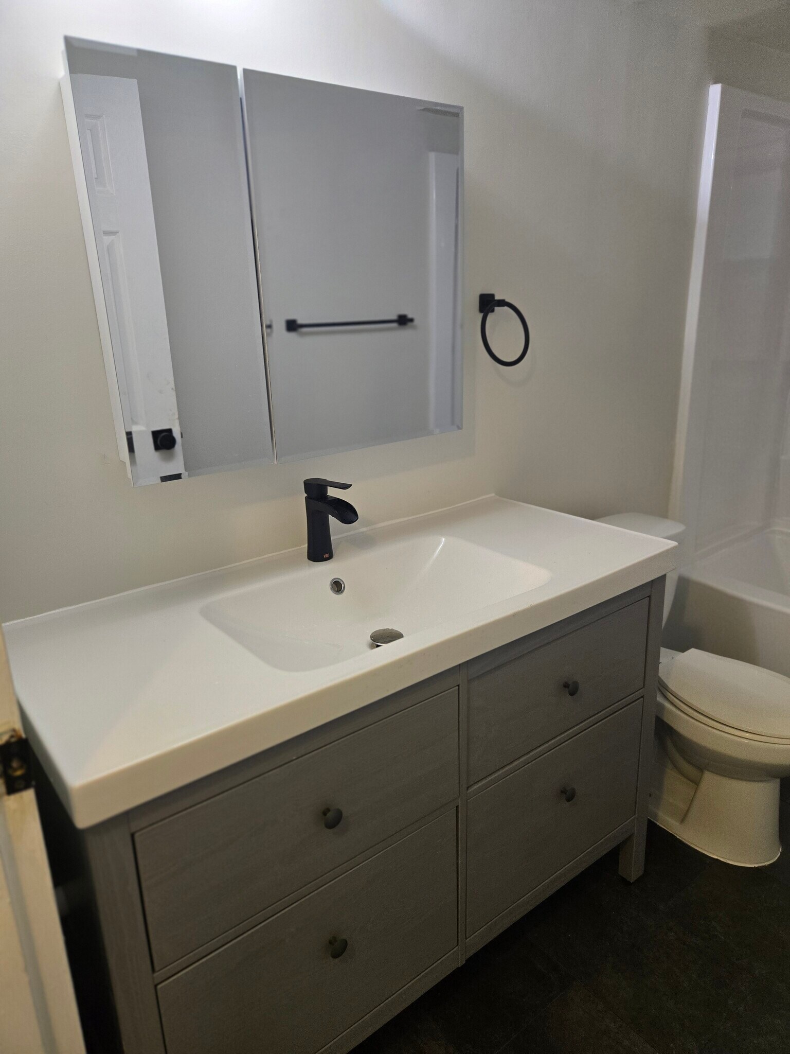 Building Photo - 325 Cricket Ln