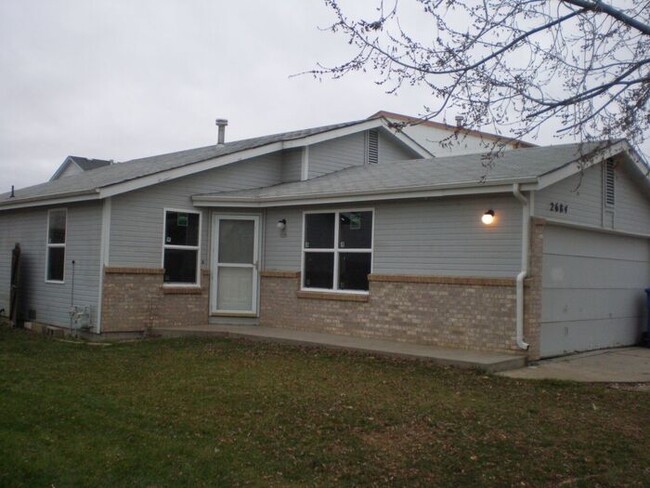Primary Photo - Tri-level Home with 4 bedrooms in Loveland!