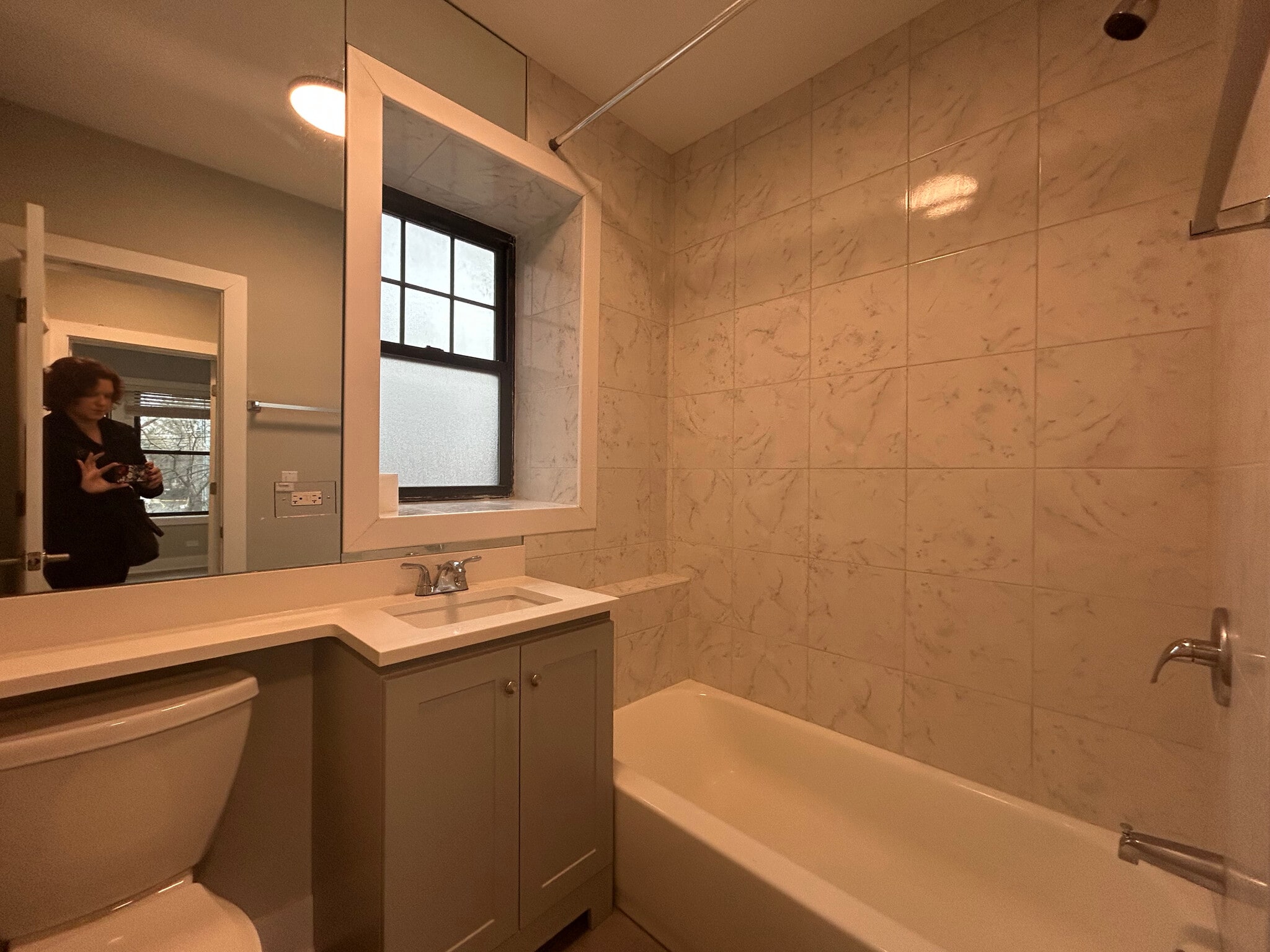 Building Photo - 372 Hazel Ave