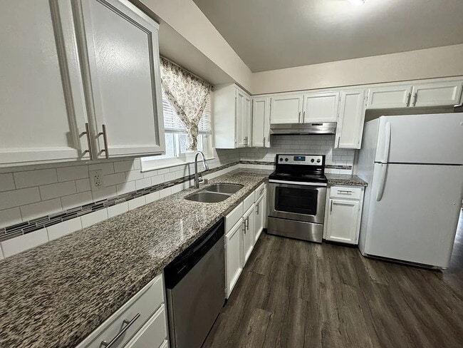Building Photo - Spacious and well-maintained 4-bedroom, 1.5-bath home located in a desirable Fresno neighborhood.