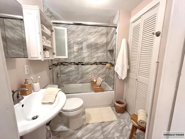 Building Photo - 86 Commonwealth Ave