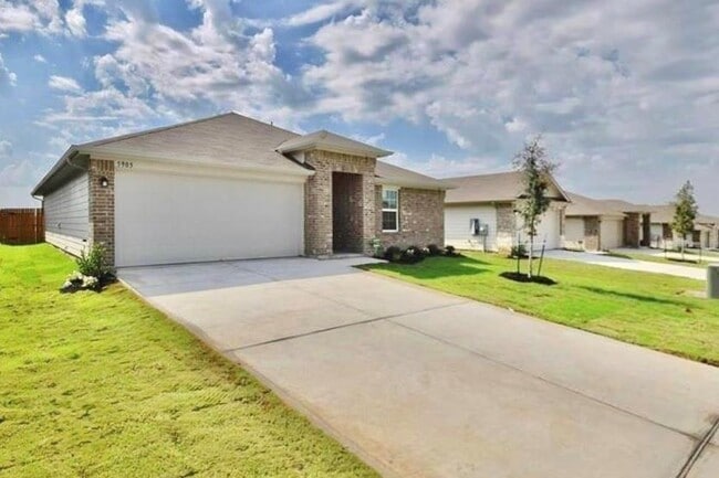 Primary Photo - 5905 Ronee Leah Dr