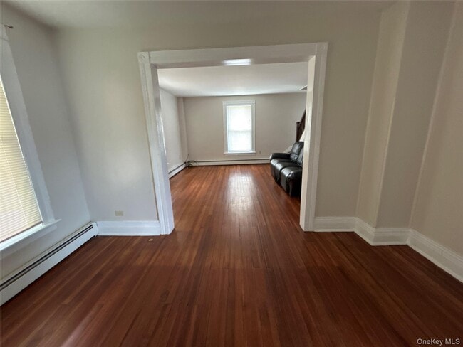 Building Photo - 5851 S Elm Ave