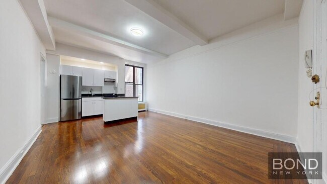 Primary Photo - 140 E 46th St