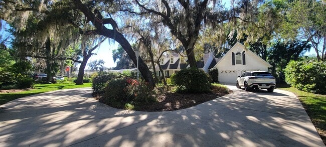 Primary Photo - Charming Lake Santa Fe Canal Basin Home – ...