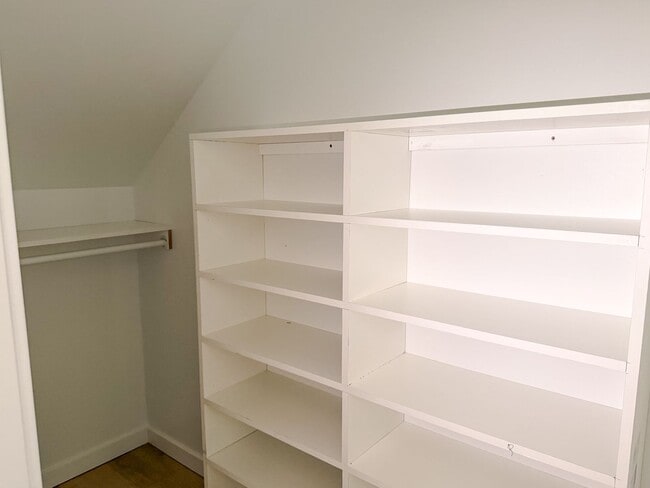 Building Photo - 229 Cothran Rd