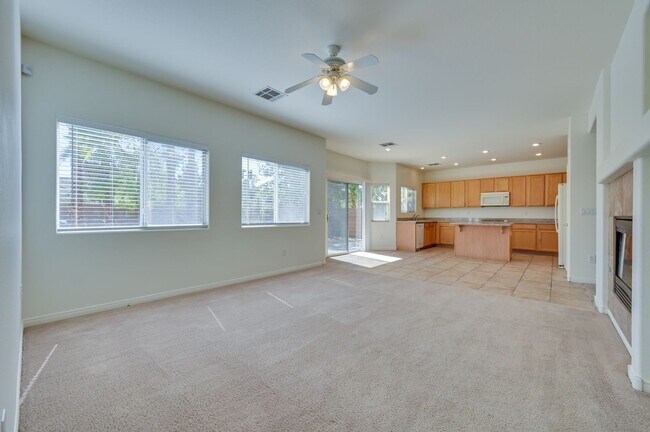 Building Photo - SW!! Southern Highlands!!! 4 Bedrooms!!!  ...