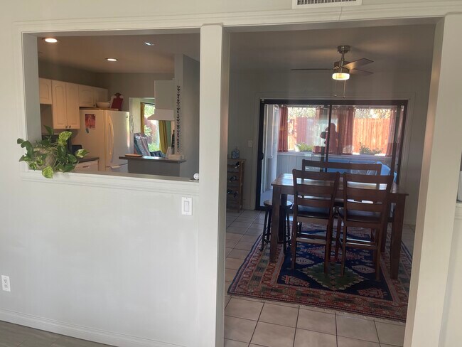 Open concept - 42551 Audrey Cir