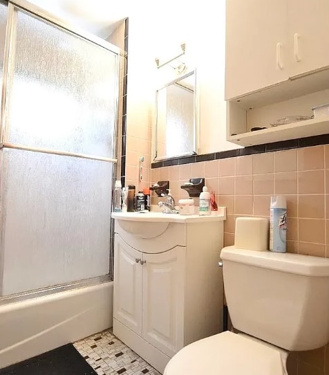 Building Photo - 27 South Crescent Circuit