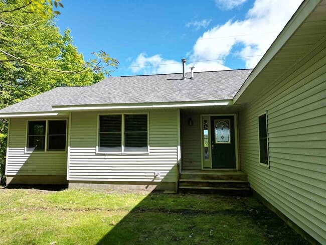 Building Photo - Spacious 5BR Retreat Minutes from Downtown Boyne City