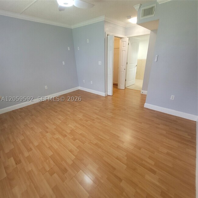 Building Photo - 1114 NW 124th Ct
