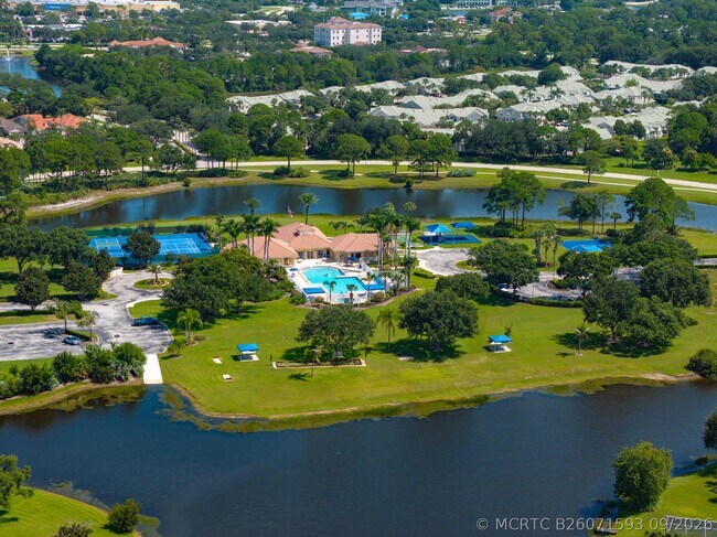 Building Photo - 1676 SW Harbour Isles Cir