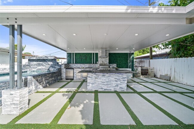 Building Photo - 845 NW 2nd St