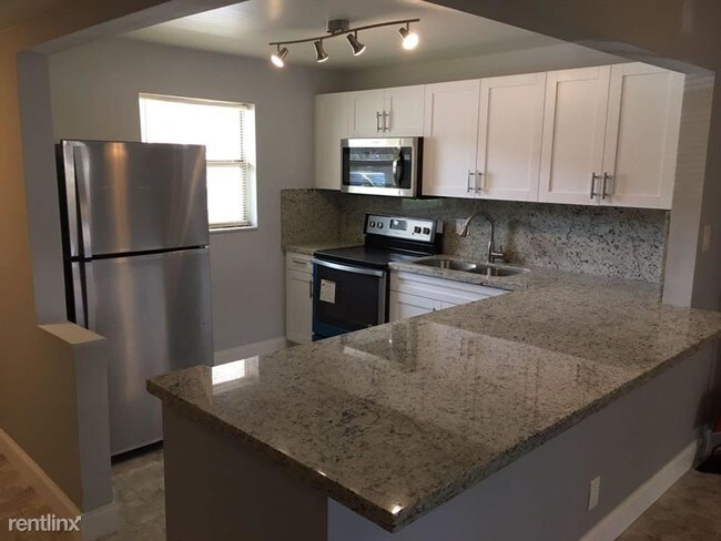2 br, 2 bath - 3000 Riverside Dr - 2 br, 2 bath  - 3000 Riverside Dr