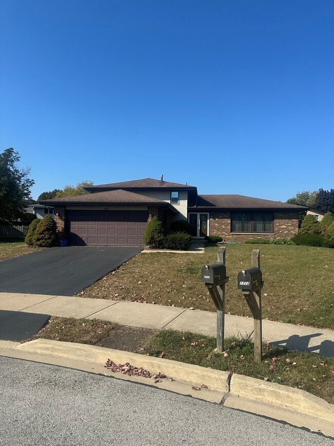 Primary Photo - 1718 Valley Forge Pl