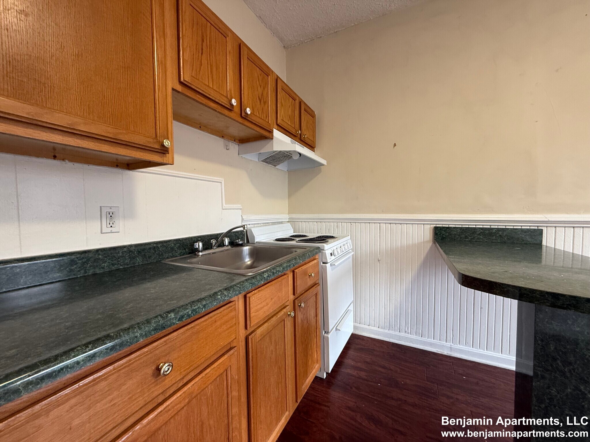 Building Photo - 883 Huntington Ave