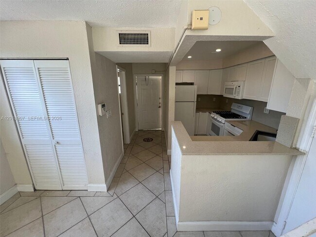 Building Photo - 8600 SW 67th Ave