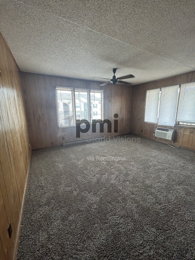 Building Photo - 955 4th St