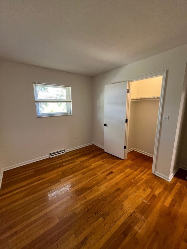 Building Photo - 1644 Durbridge Rd