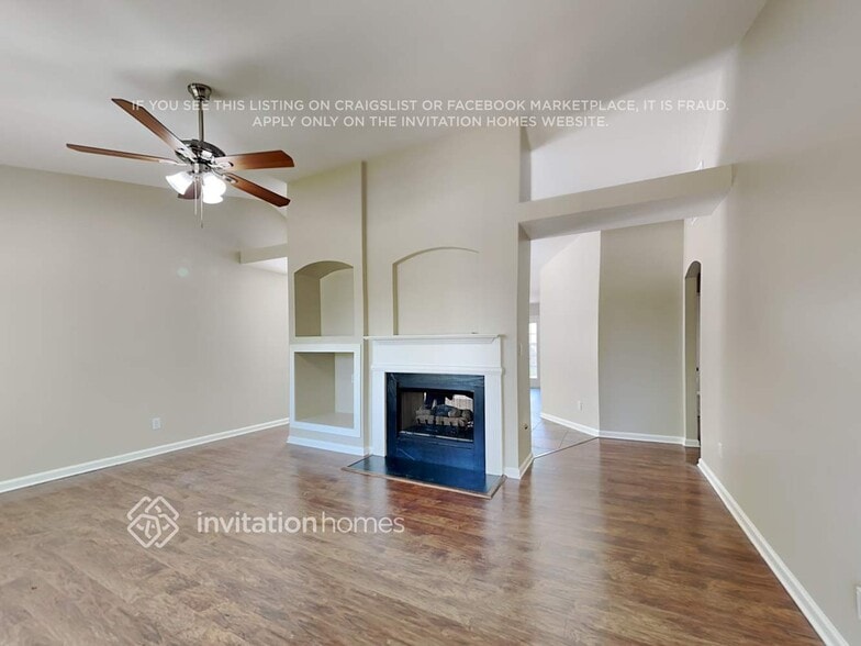 Building Photo - 319 Fairdale Trace