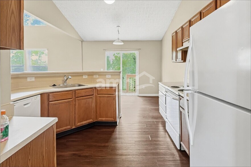 Building Photo - 368 Evergreen Cir