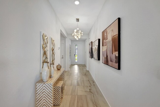 Building Photo - 5795 SE Sky Blue Cir