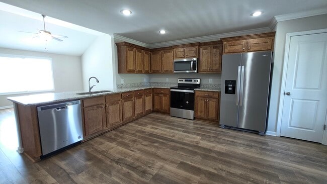 Building Photo - 588 Brushwood Dr