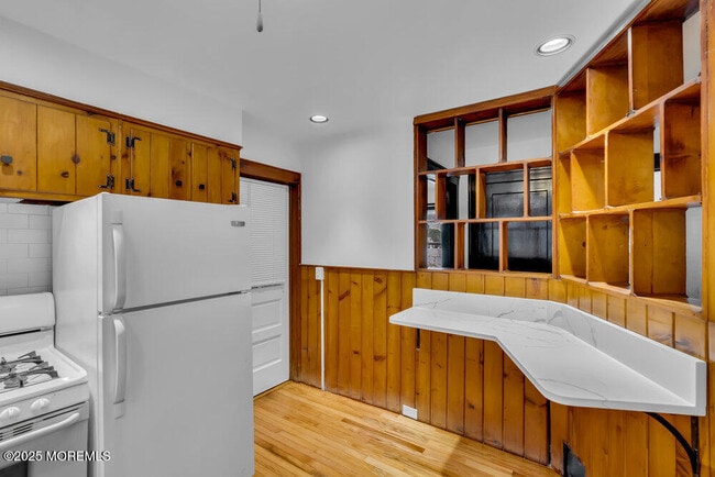 Building Photo - 407 Newark Ave