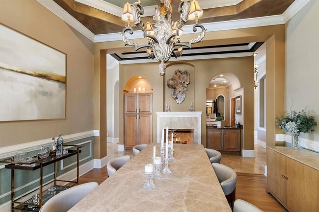 Building Photo - Stunning Lagoon Residence!