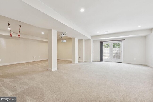 Building Photo - 42938 Courtland Chase Square