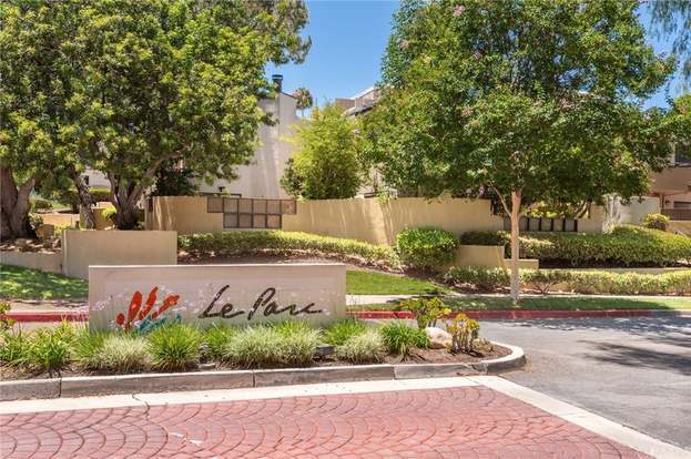 Building Photo - 13133 Le Parc Blvd