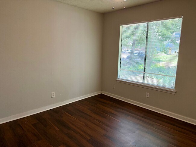 Building Photo - Welcome home!