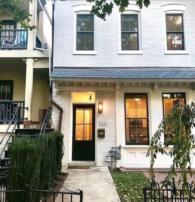 Building Photo - 213-211 11th St NE