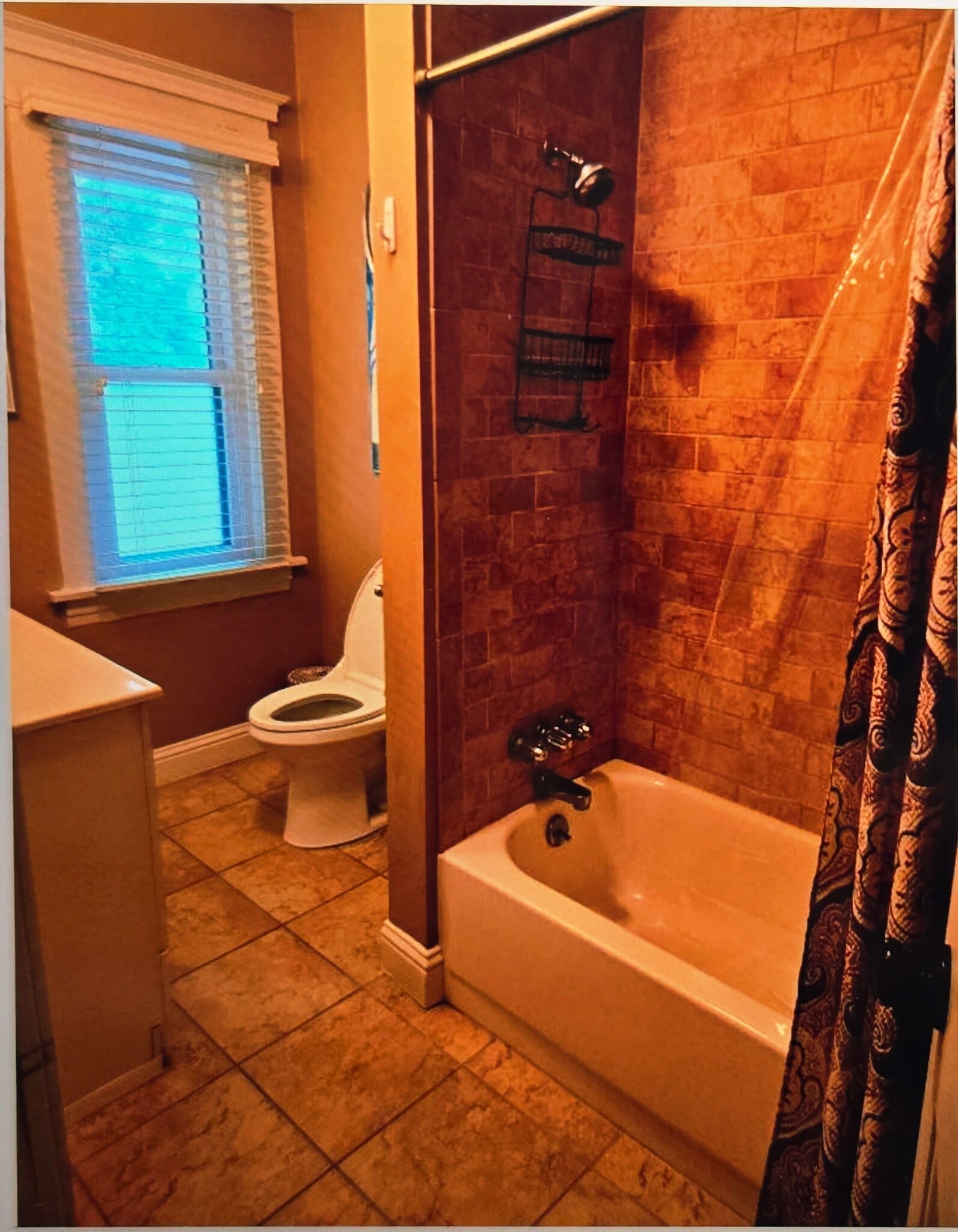 Private bathroom - 800 S Ogden St