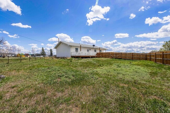 Building Photo - 4-Bed 2-Bath Hidden Gem on a Quiet Cul-de-Sac in Idaho Falls – Move-In Ready!