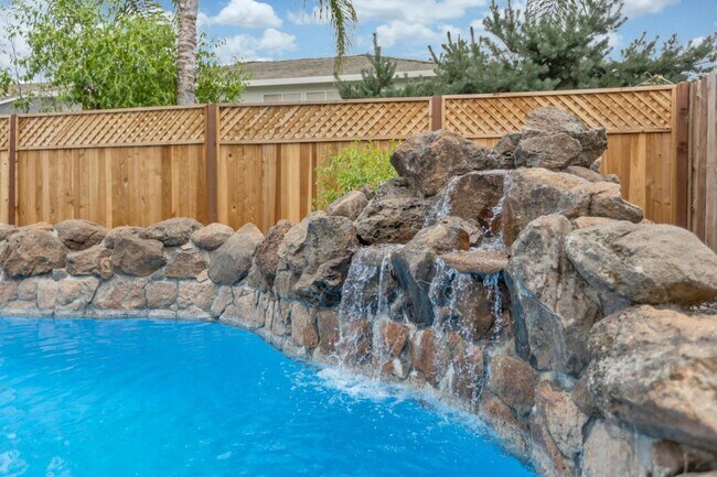 Building Photo - Gorgeous East Elk Grove Home