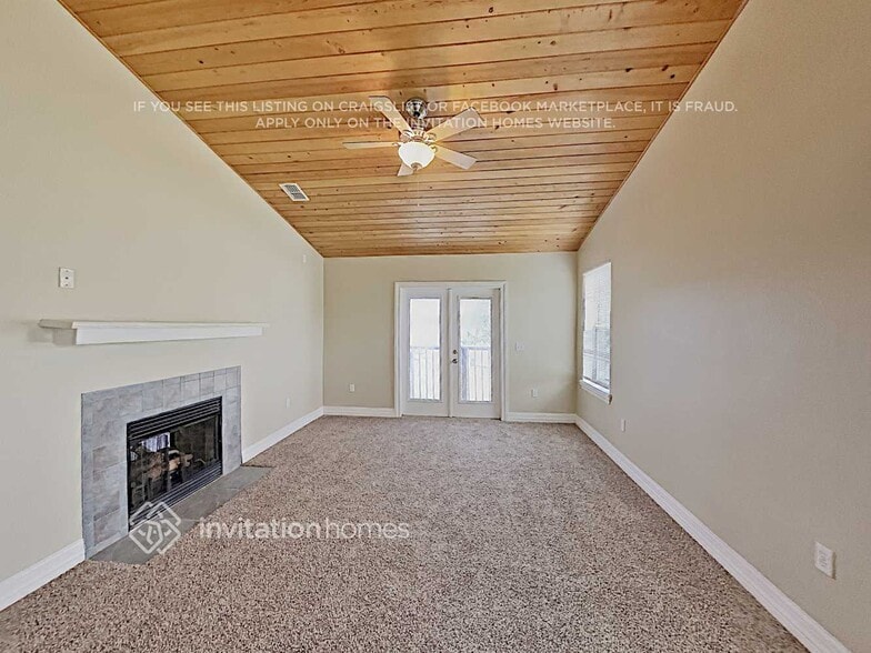 Building Photo - 10613 Lakeshore Dr