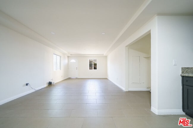 Building Photo - 10952 1/2 Wilmington Ave