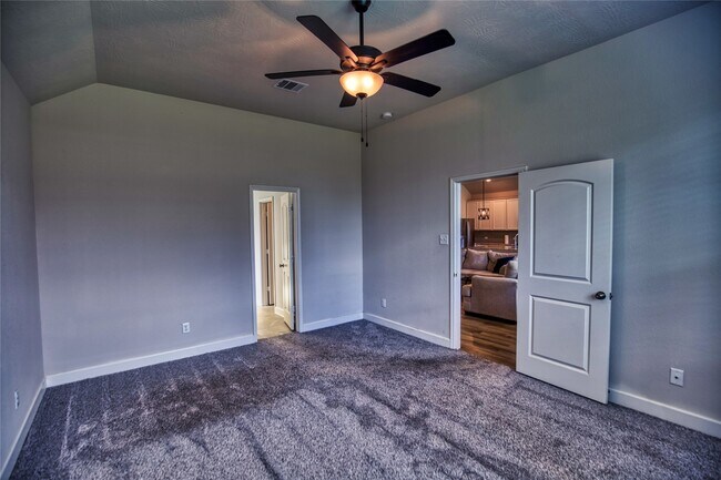 Building Photo - 912 Farm Path