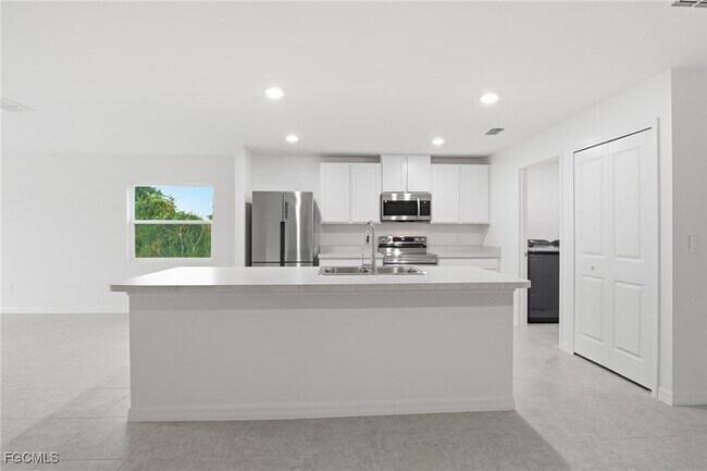 Building Photo - 3418 20th St SW