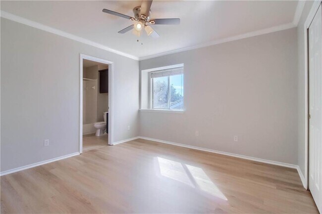 Building Photo - 706 Big Spring Dr