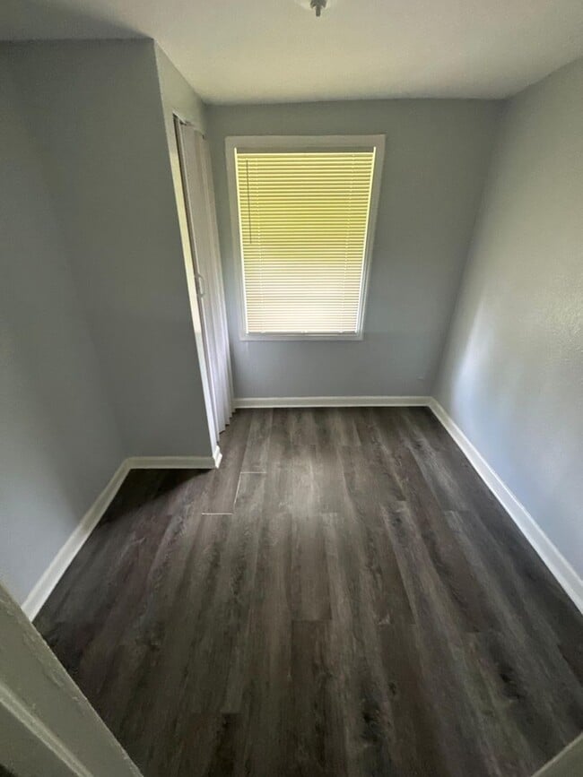 Building Photo - Fully renovated 3/1 Single Family Home ava...