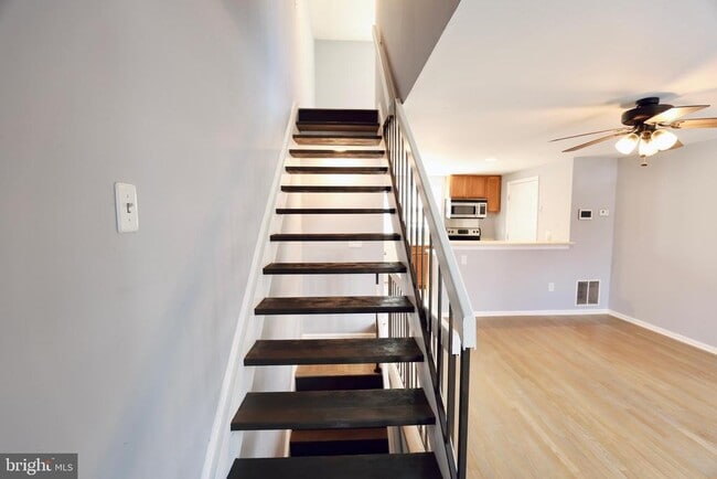 Building Photo - 4393 Pembrook Village Dr