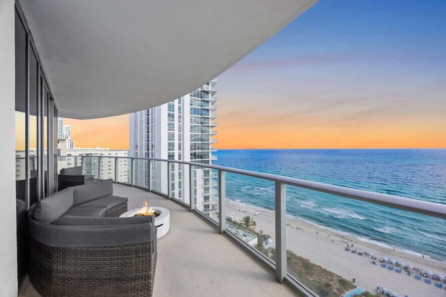 Building Photo - 4011 S Ocean Dr